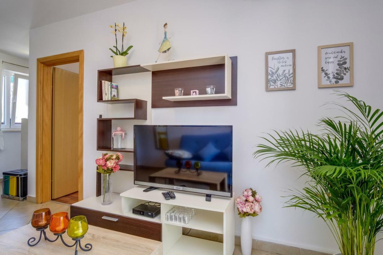 Dairos Apartment Mali Losinj Exterior photo